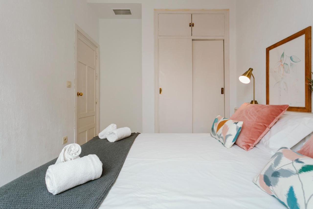 Bright And Cozy-1Bd 1Bth & 2Bd 1Bth- La Giralda Apartamento Sevilha Exterior foto